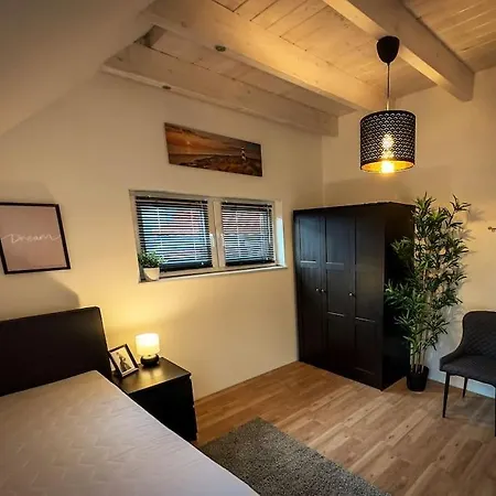 Workation Luxury Nature House , 10 Min Vw , Relax From Work Mit Terrasse, Balkon Und Parkplatz 아파트 Calberlah